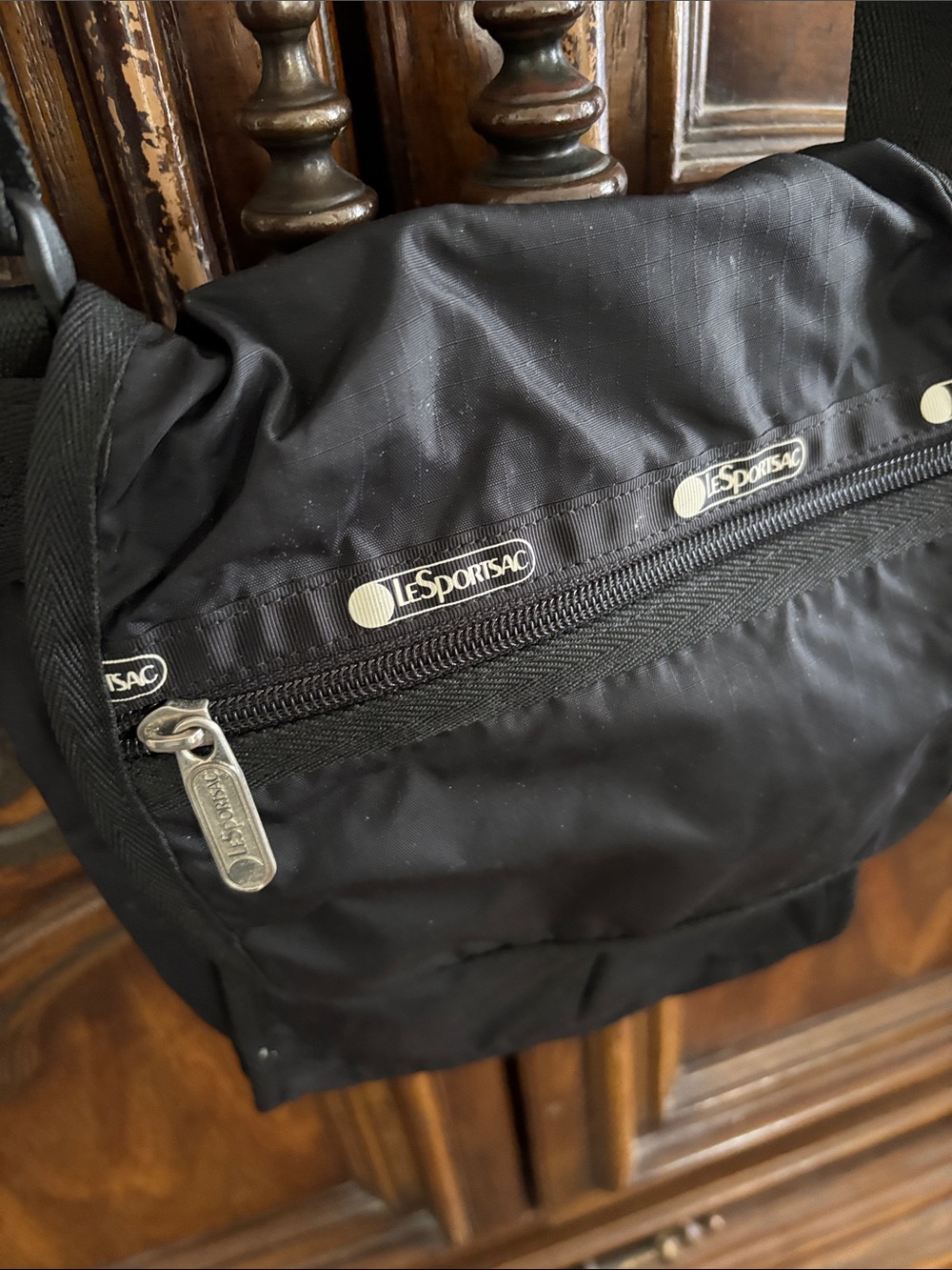 LeSportsac Small Black crossbody nylon bag - Picture 3 of 10